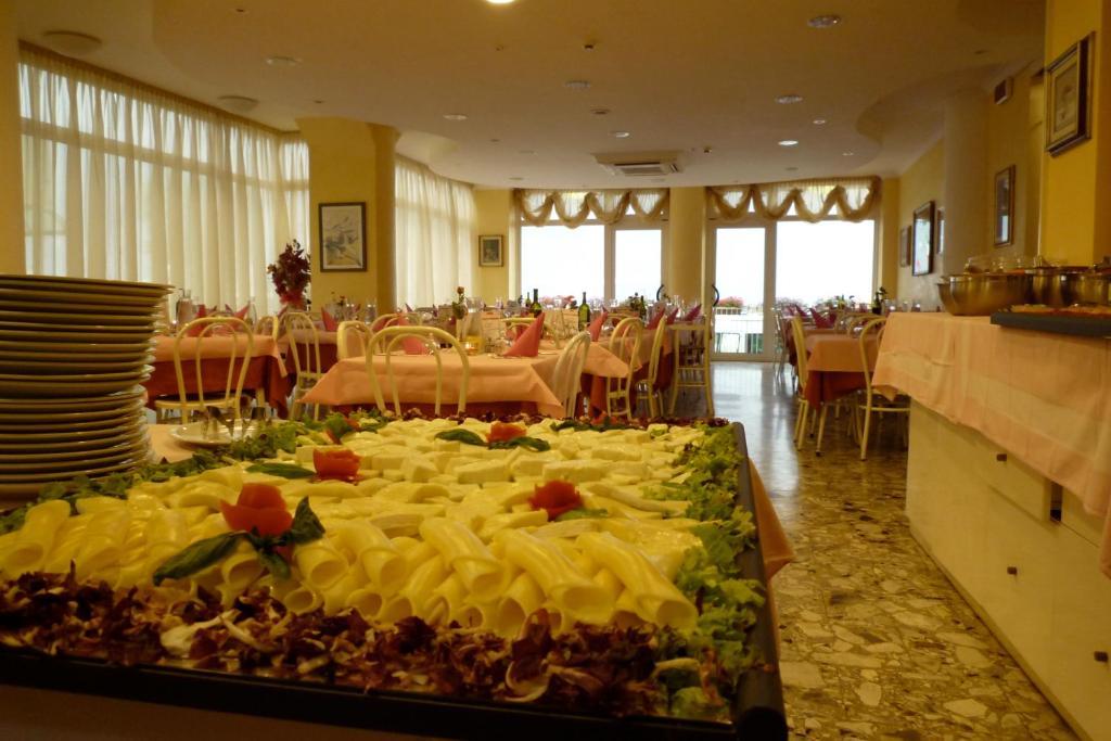 Sara Hotel 3*