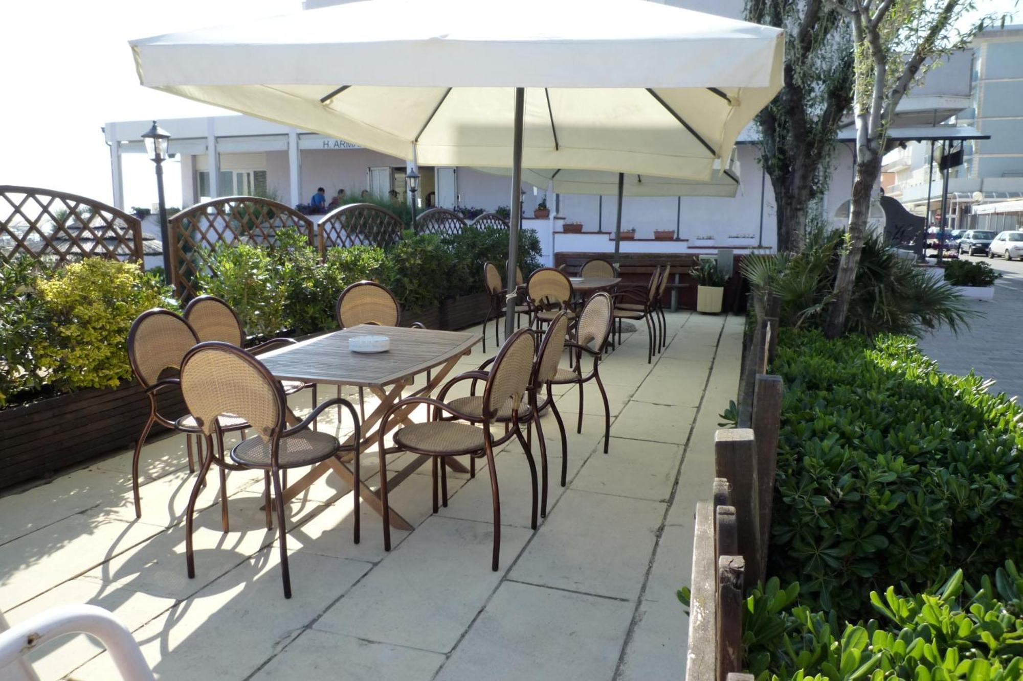 Hotel Sara 3*
