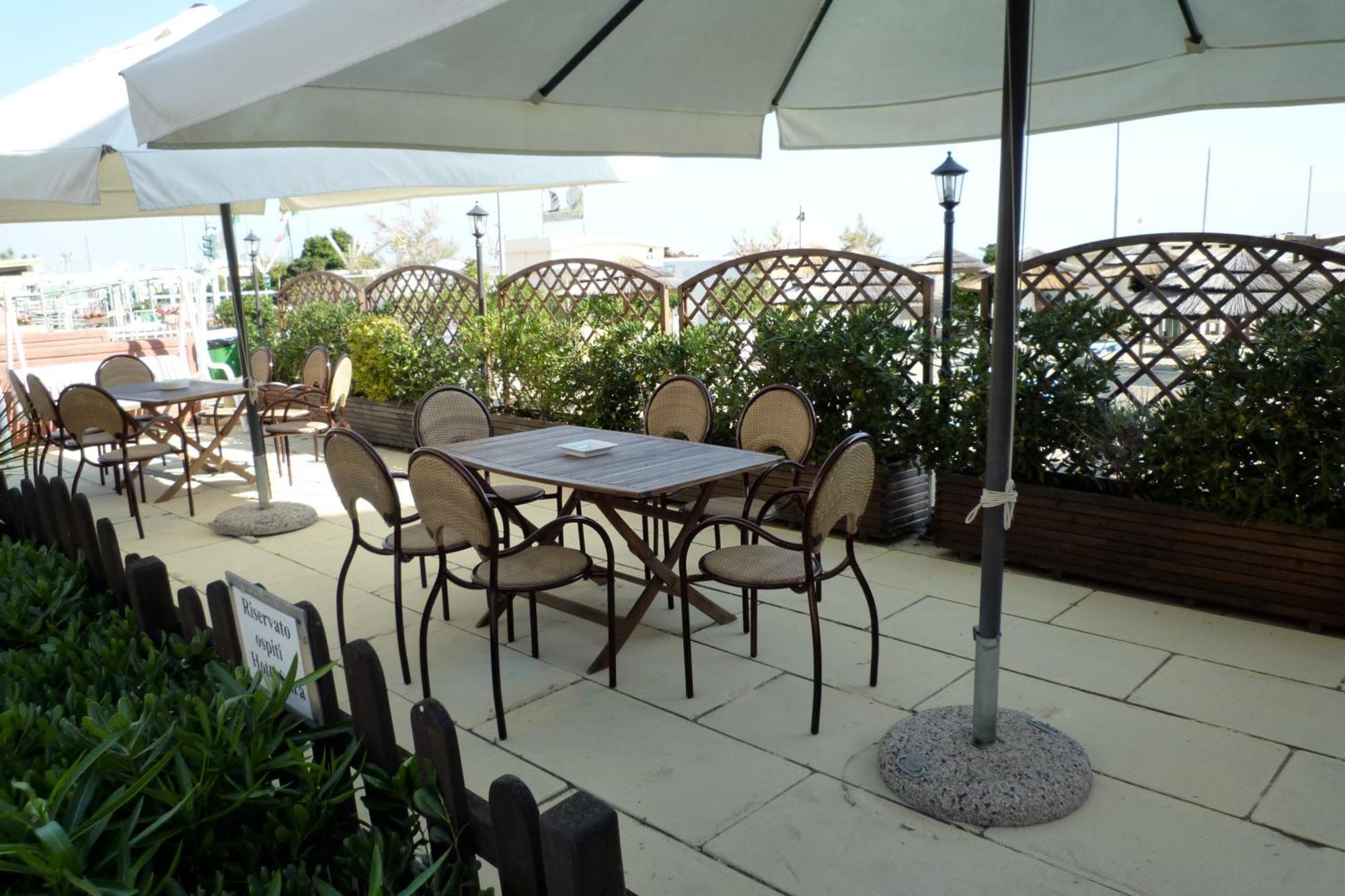 Hotel Sara 3*