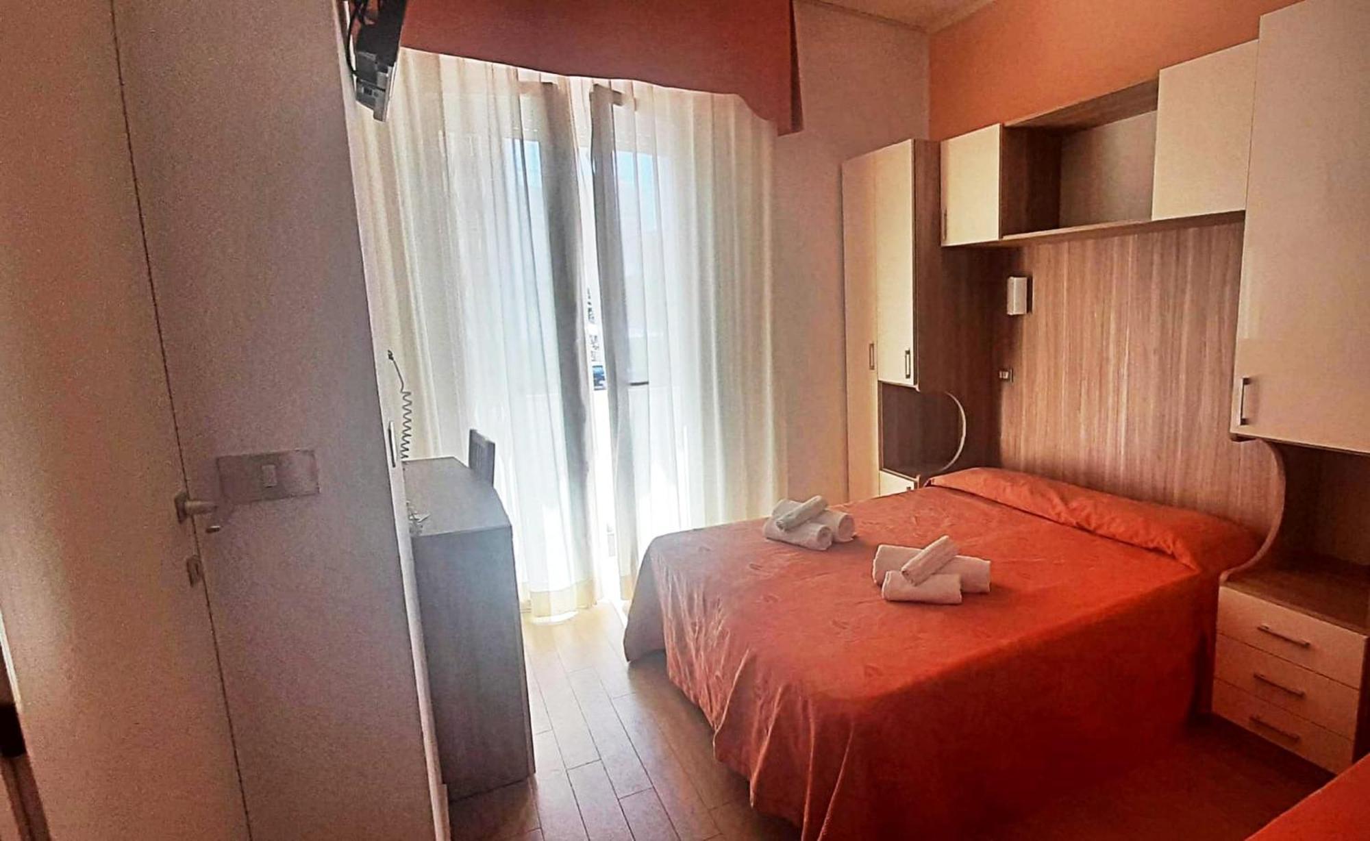 Hotel Sara 3*